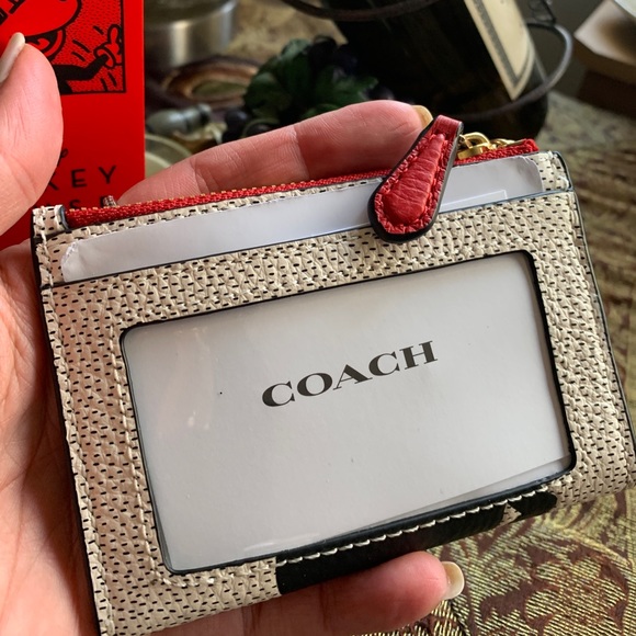 SOLD⛔️Authentic COACH Pebbled leather L.Edition Mickey Mouse zip card /ID/Key - Picture 4 of 9
